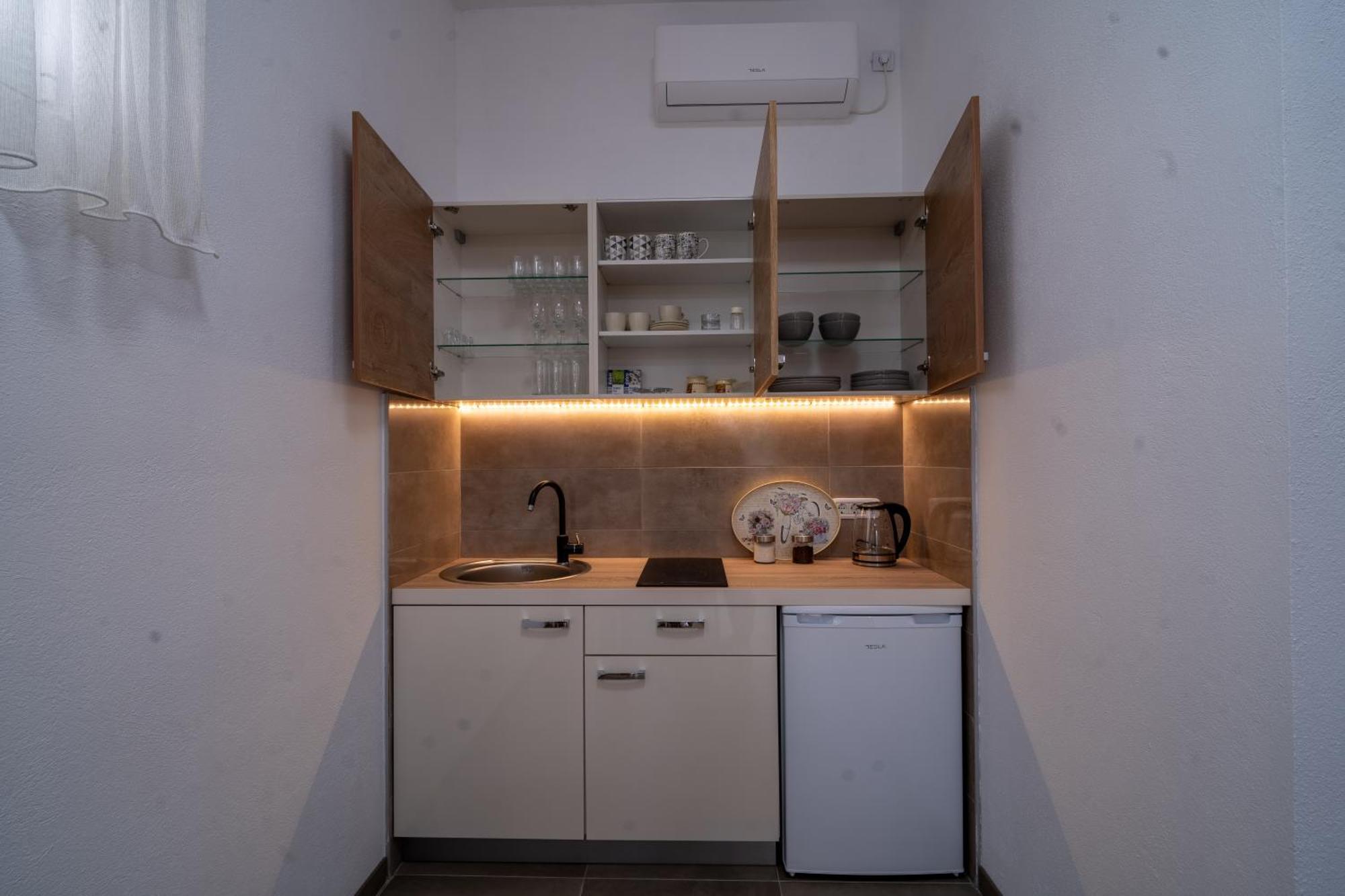 Dane Apartment Airport Podgorica Mitrovici  Buitenkant foto